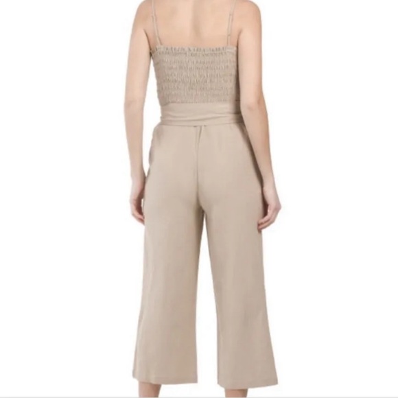 House of Harlow 1960 Smocked Top, Cropped Jumpsuit with Tie Sand Size Medium - Picture 2 of 13